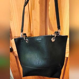 Large tote bag, like new, only carried a couple times